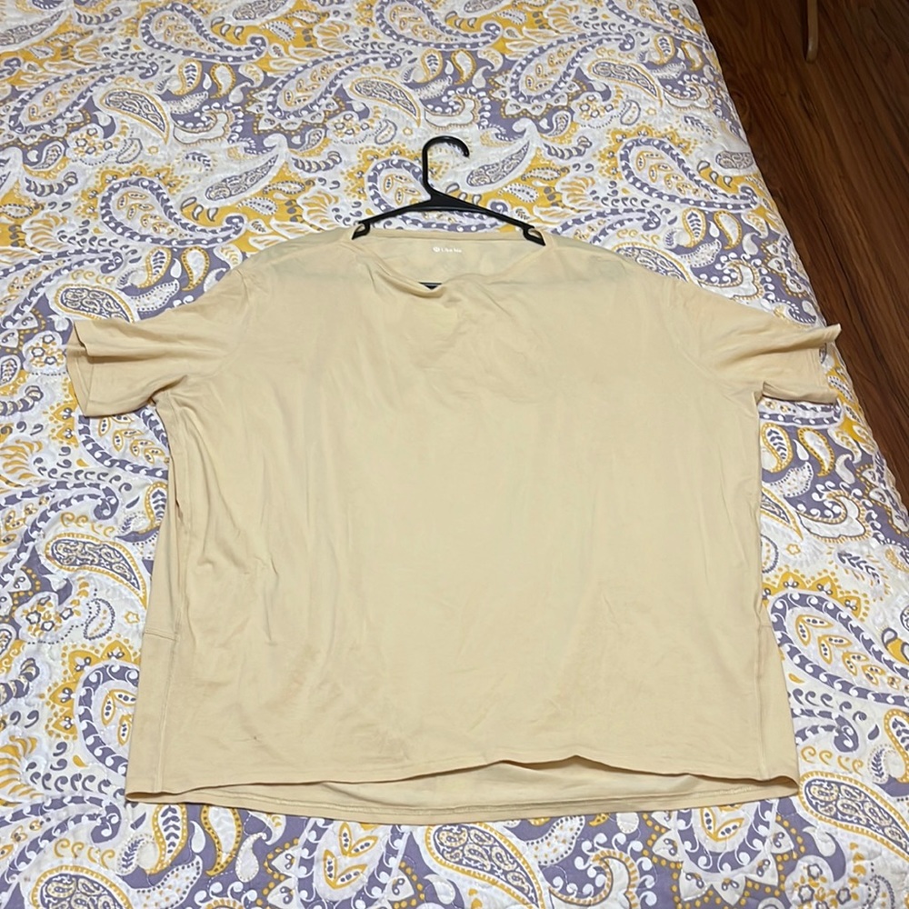 LIKE NEW Lululemon Women’s Shirt